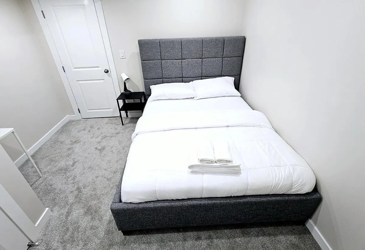 A Cozy Home Away From Home Edmonton 0*,